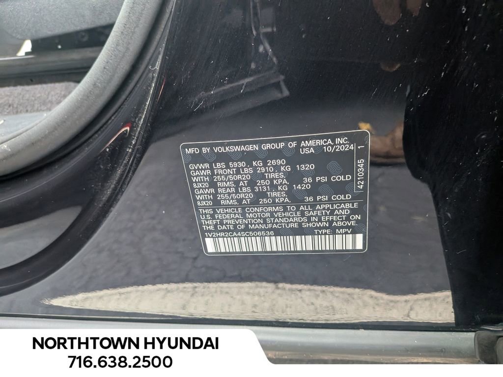 Used 2025 Volkswagen Atlas SE image 40