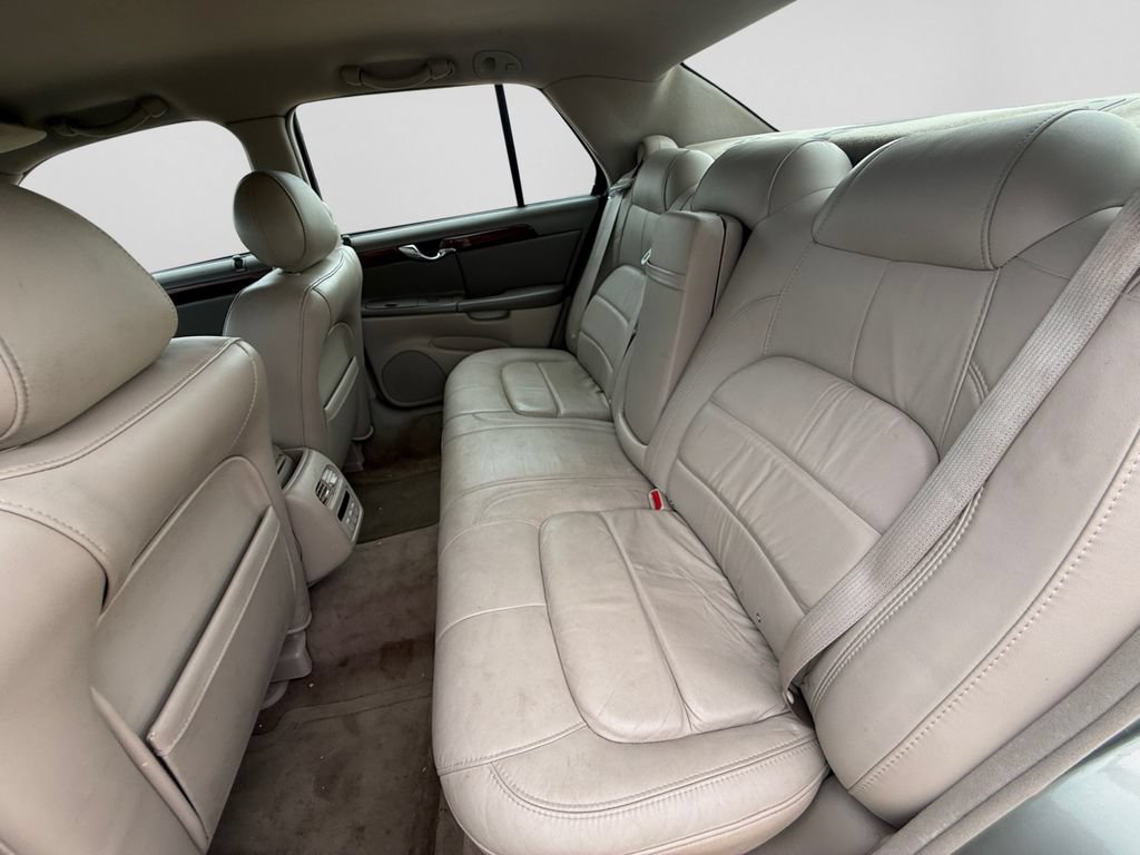 Used 2005 Cadillac De Ville FWD image 30