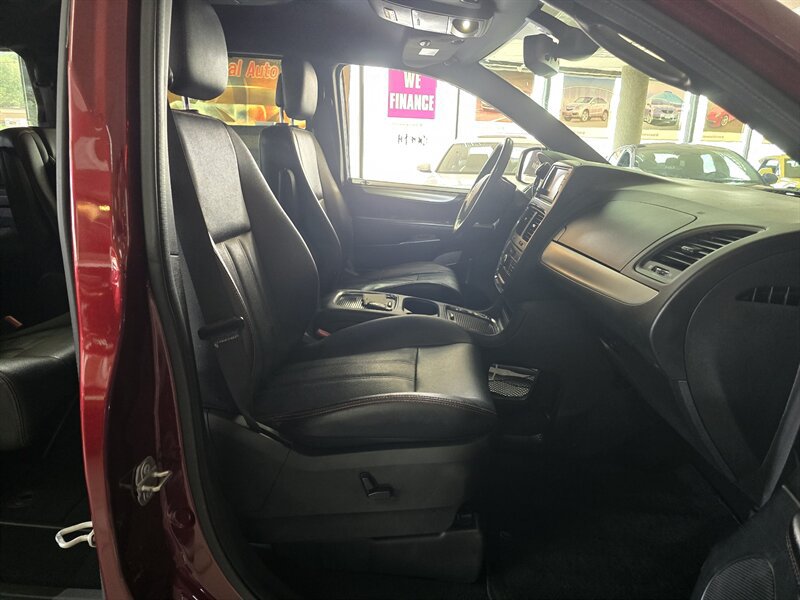 Used 2019 Dodge Grand Caravan GT FWD image 15