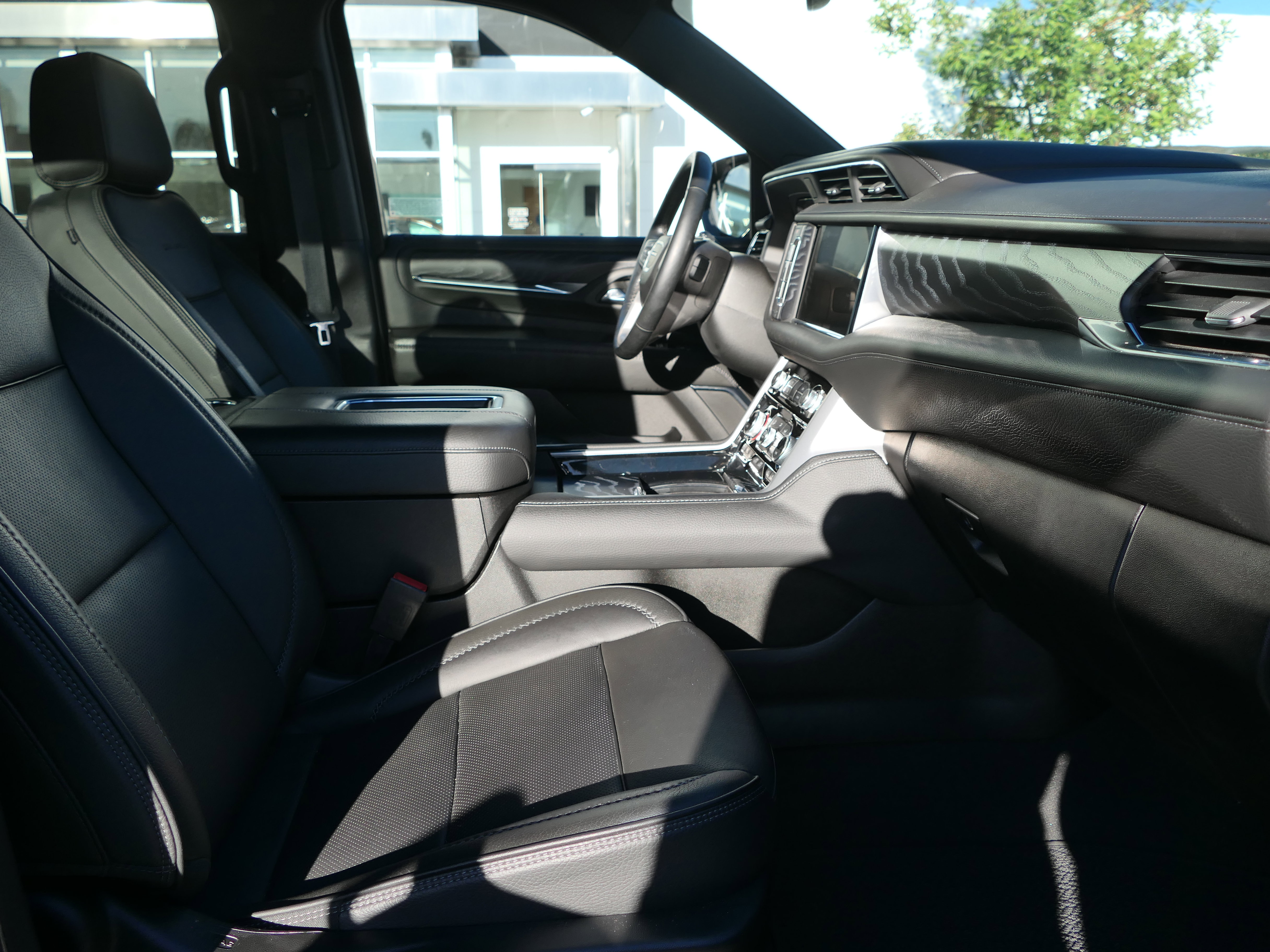 Used 2023 GMC Yukon XL Denali image 27