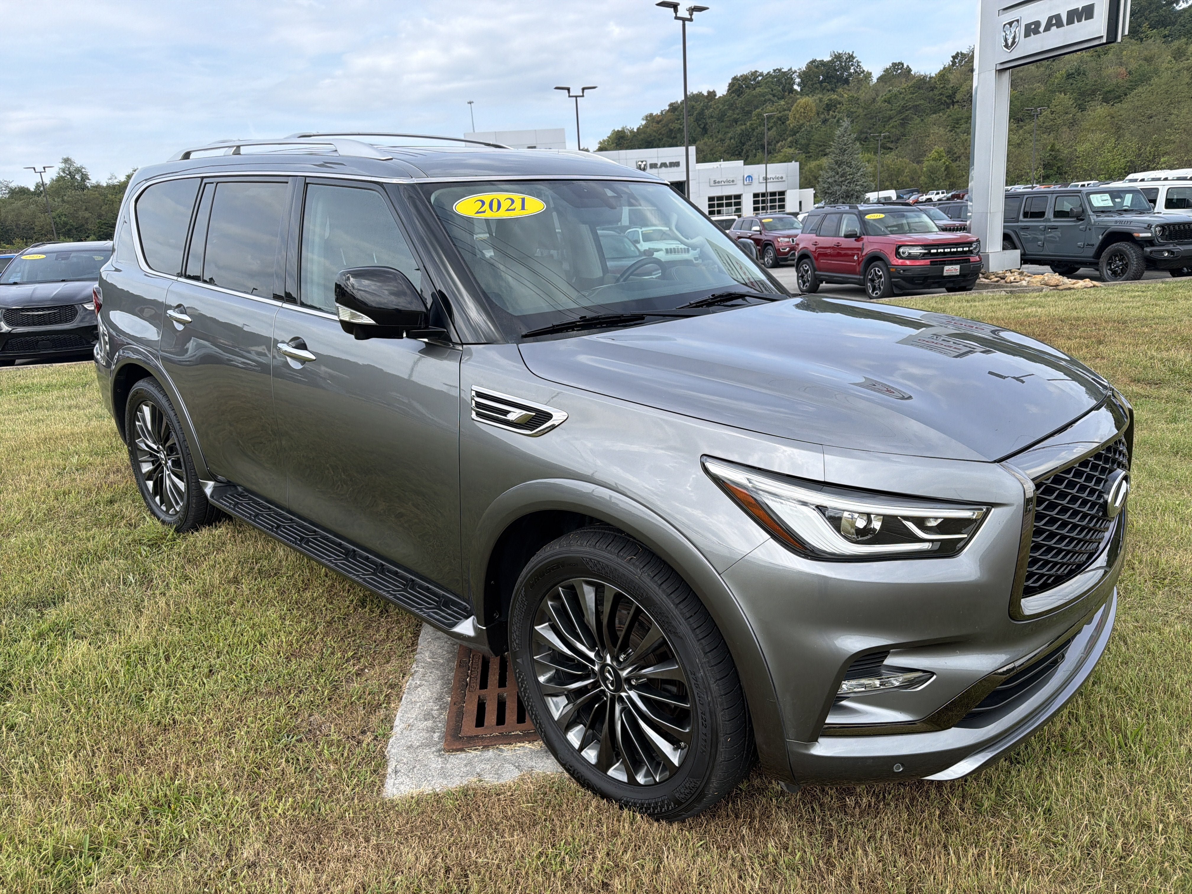 Used 2021 INFINITI QX80 Premium Select w/ Cargo Package RWD image 5