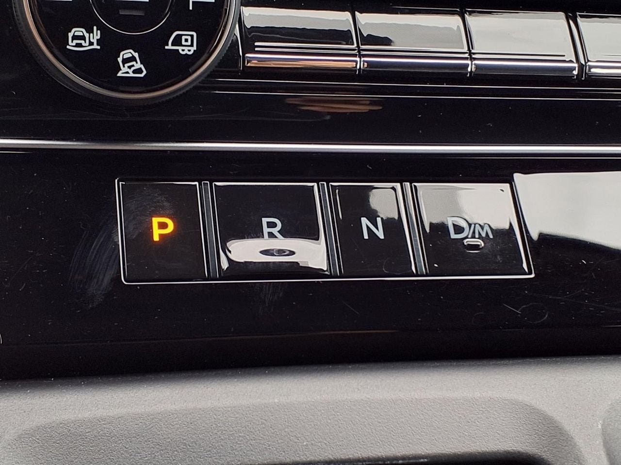 Used 2025 Nissan Armada SL AWD/4WD image 19