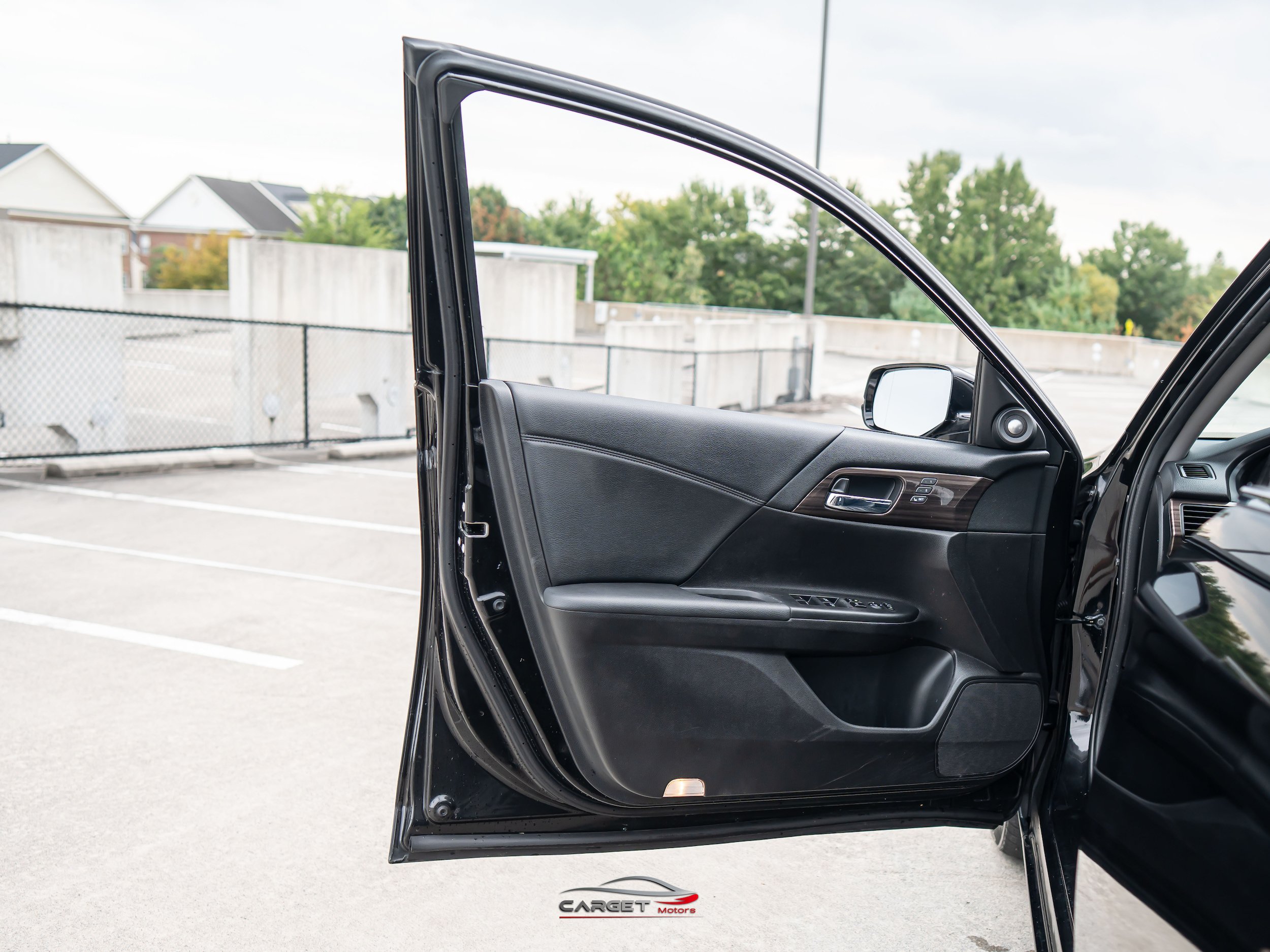 Used 2016 Honda Accord EX-L image 39