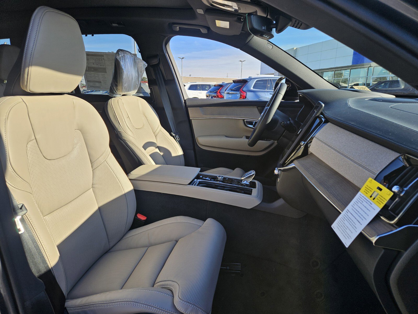 New 2026 Volvo XC90 B6 Ultra w/ Protection Package Premier AWD/4WD image 12