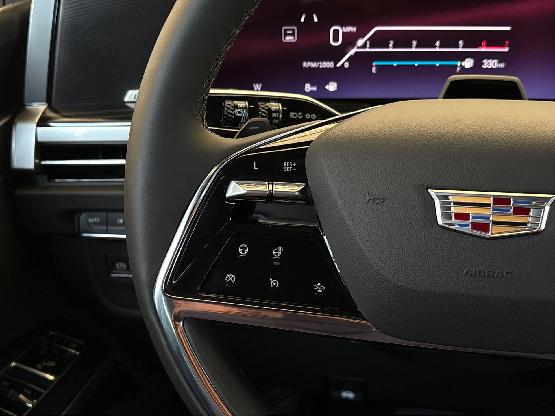 New 2026 Cadillac Escalade ESV Sport w/ LPO, ONYX Package image 28