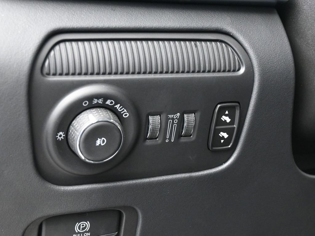 Used 2024 Jeep Grand Wagoneer Series III w/ Quick Order Packagew 28T image 18