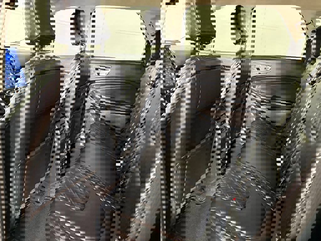 Used 2024 Ford Edge Titanium image 34