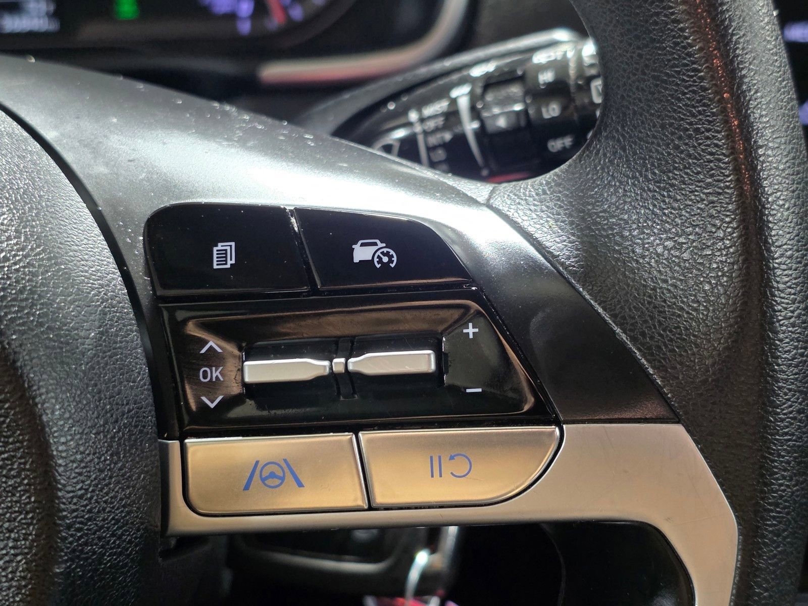 Certified 2022 Hyundai Tucson SE image 30