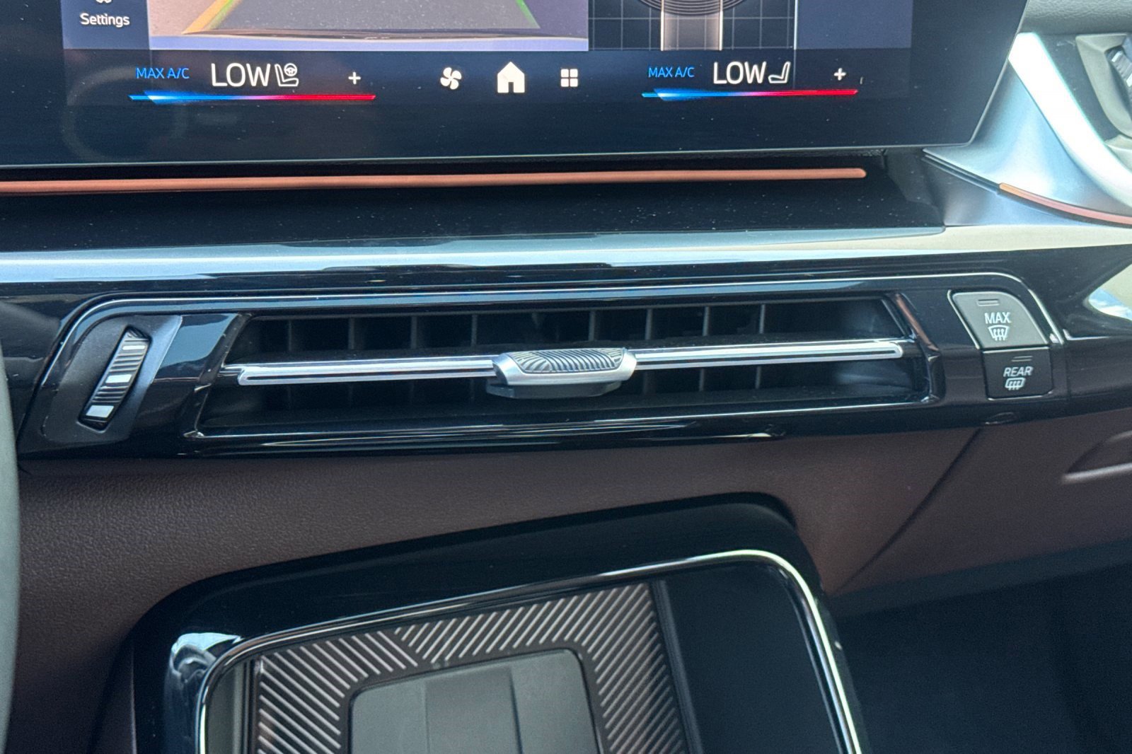 Used 2025 BMW X1 xDrive28i w/ Convenience Package image 25