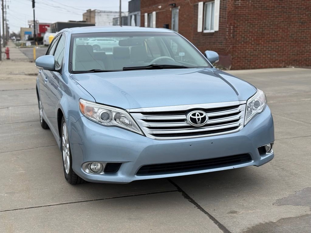 Used 2011 Toyota Avalon image 3
