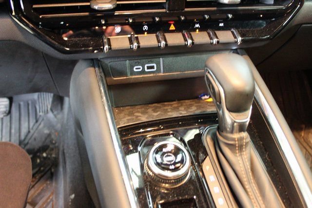 Used 2024 GMC Canyon AT4 image 14