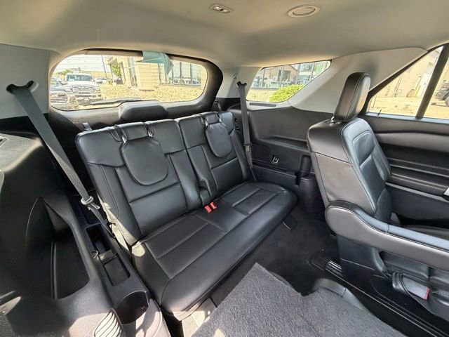 Used 2022 Ford Explorer XLT w/ Equipment Group 202A AWD/4WD image 12