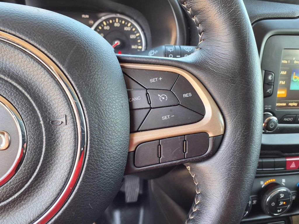Used 2017 Jeep Renegade Limited FWD image 31