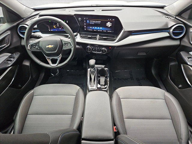 Used 2025 Chevrolet Trax LT w/ LT Convenience Package FWD image 23