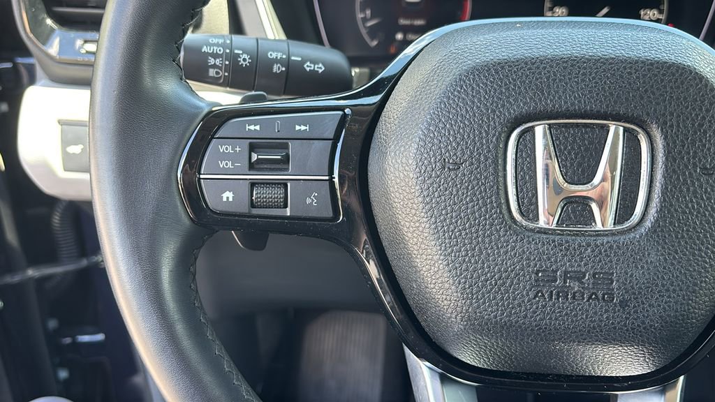 Used 2025 Honda Pilot EX-L image 17