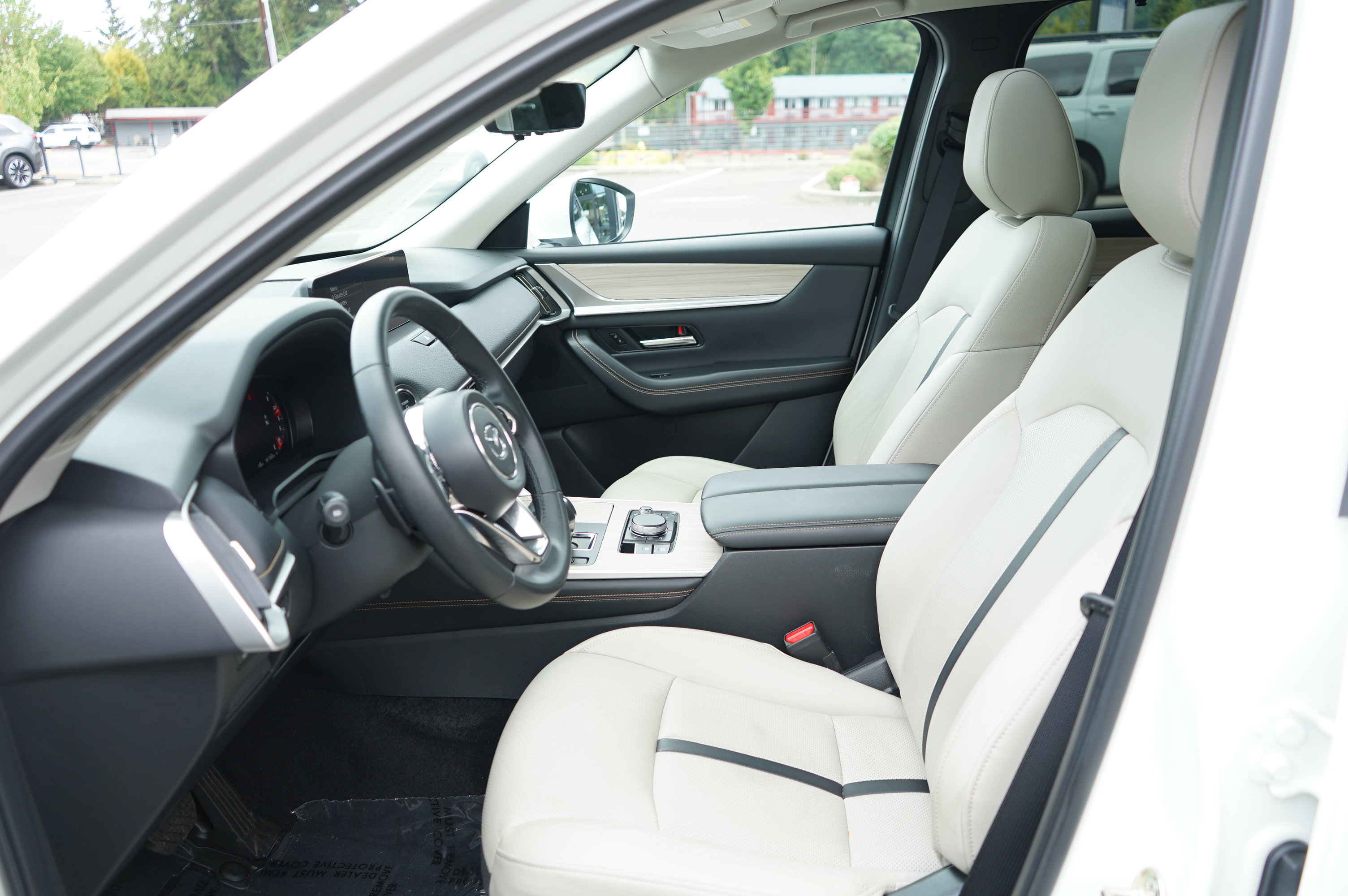 Certified 2024 MAZDA CX-90 Plug-In Hybrid w/ Preferred AWD/4WD image 11