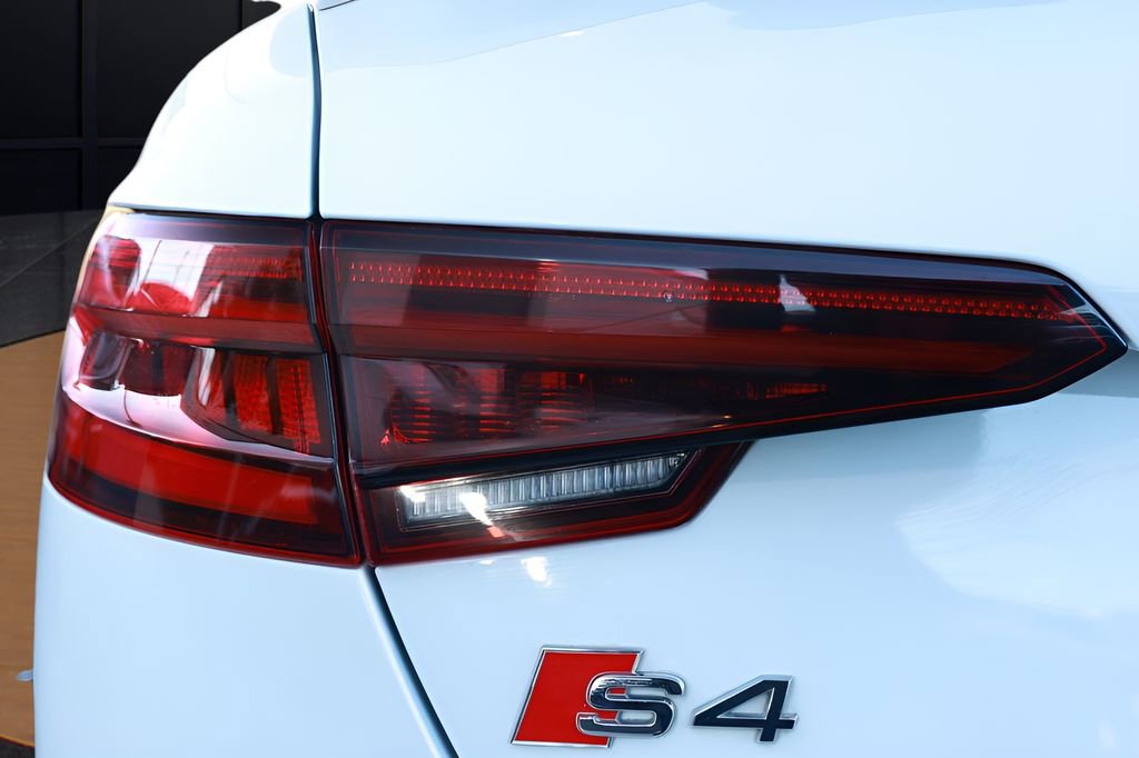 Used 2019 Audi S4 Premium Plus w/ Premium Plus Package image 23