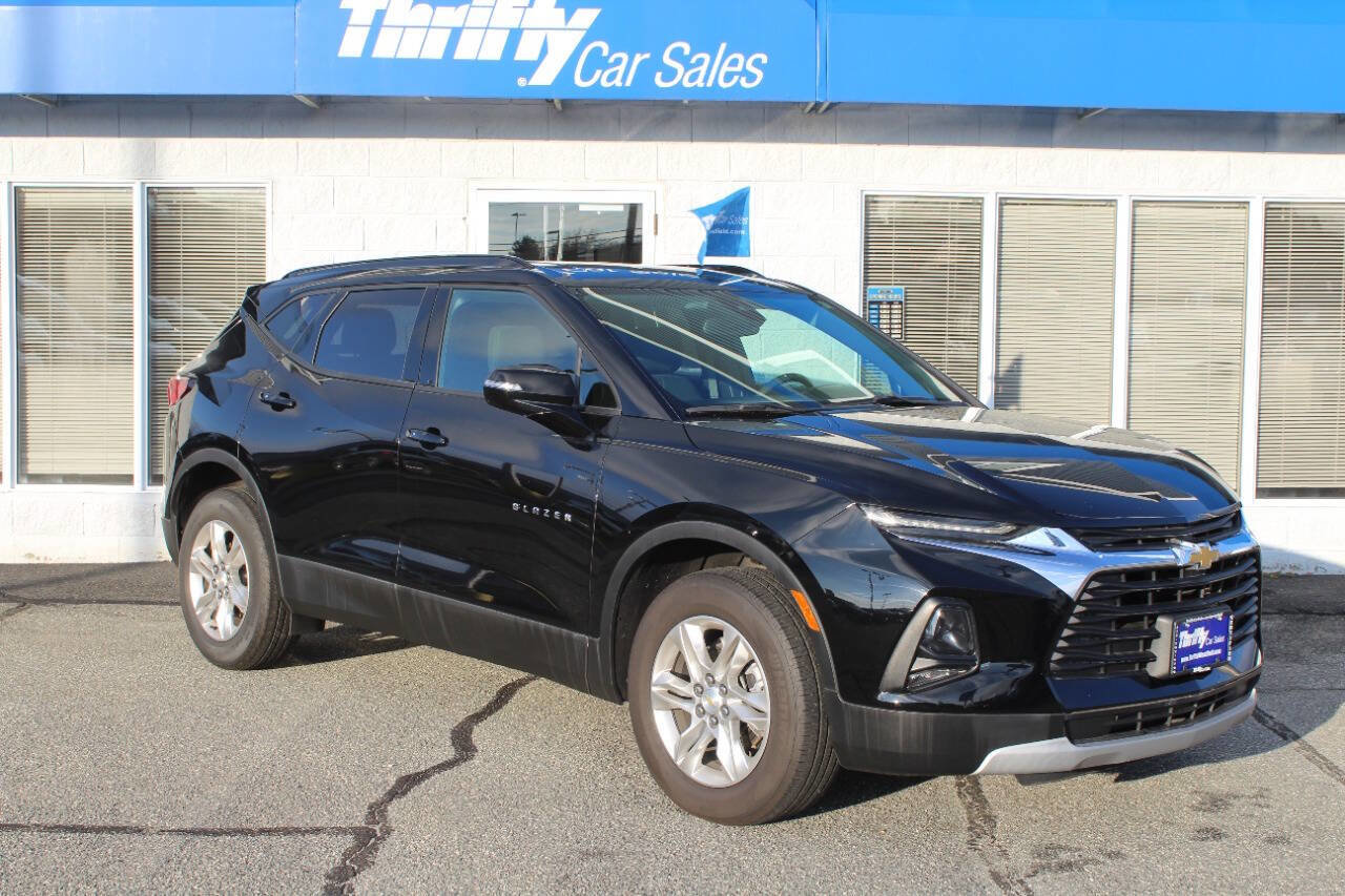 Used 2022 Chevrolet Blazer LT image 2