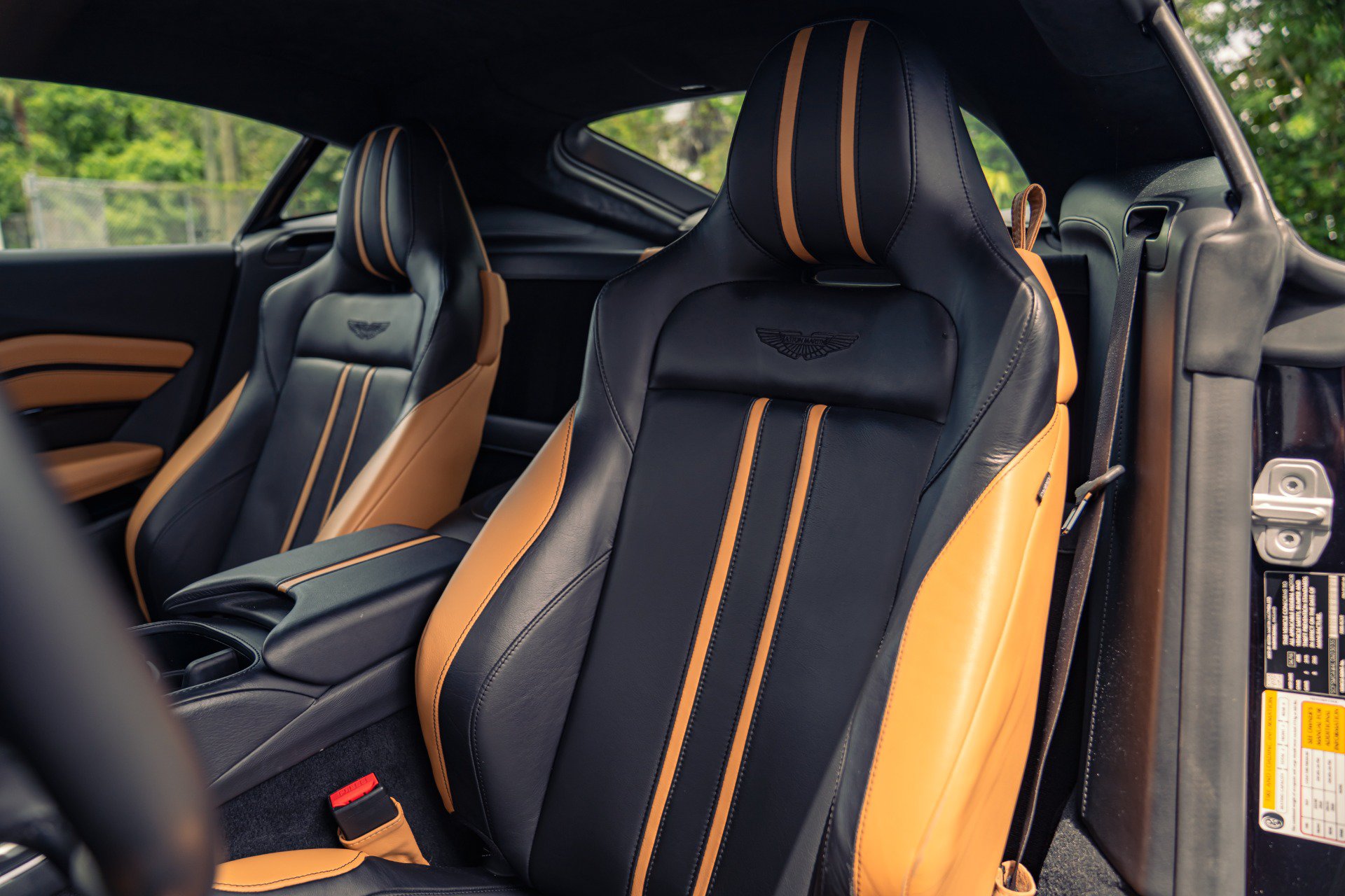 Used 2020 Aston Martin V8 Vantage Coupe RWD image 13