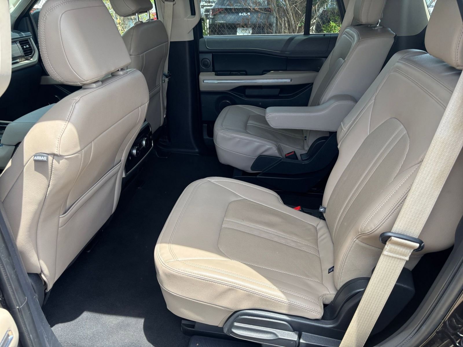 Used 2024 Ford Expedition Limited RWD image 29