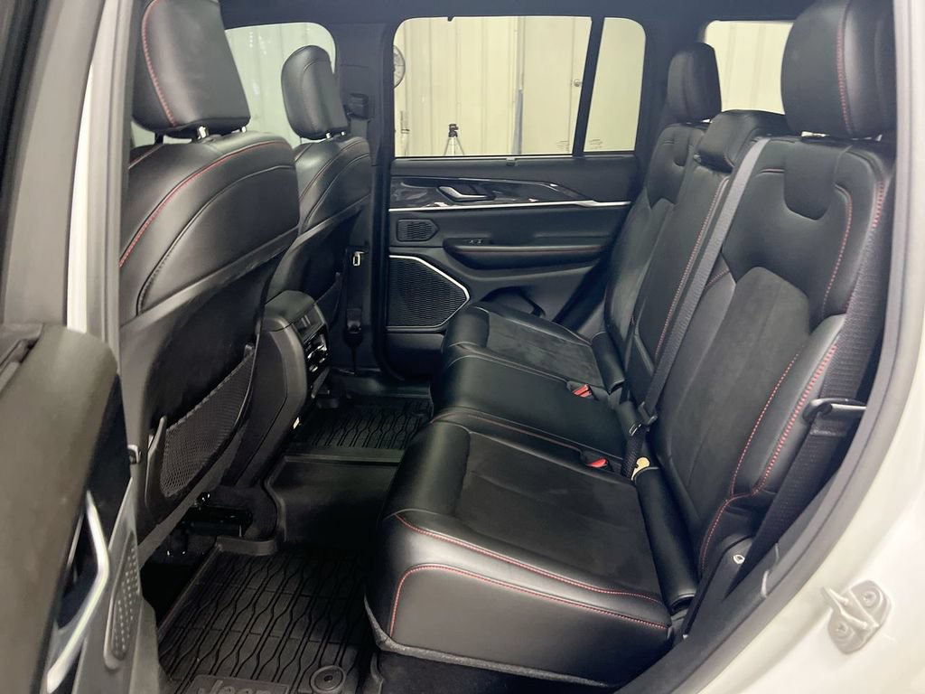 Used 2022 Jeep Grand Cherokee Trailhawk w/ ADV Protech Group II AWD/4WD image 24
