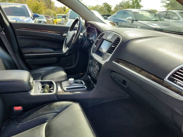 Used 2019 Chrysler 300 Limited image 31
