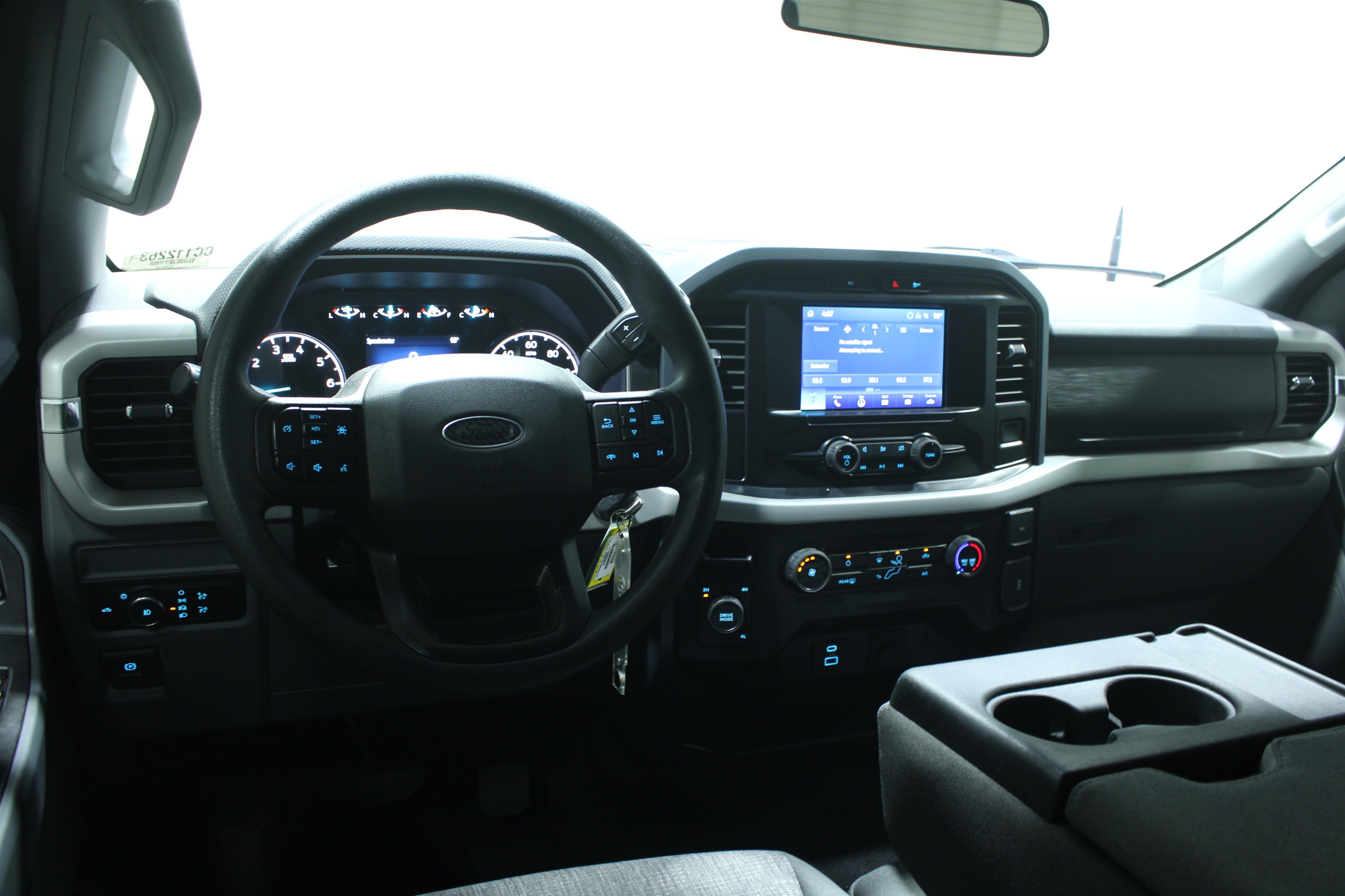 Used 2023 Ford F150 XLT AWD/4WD image 2