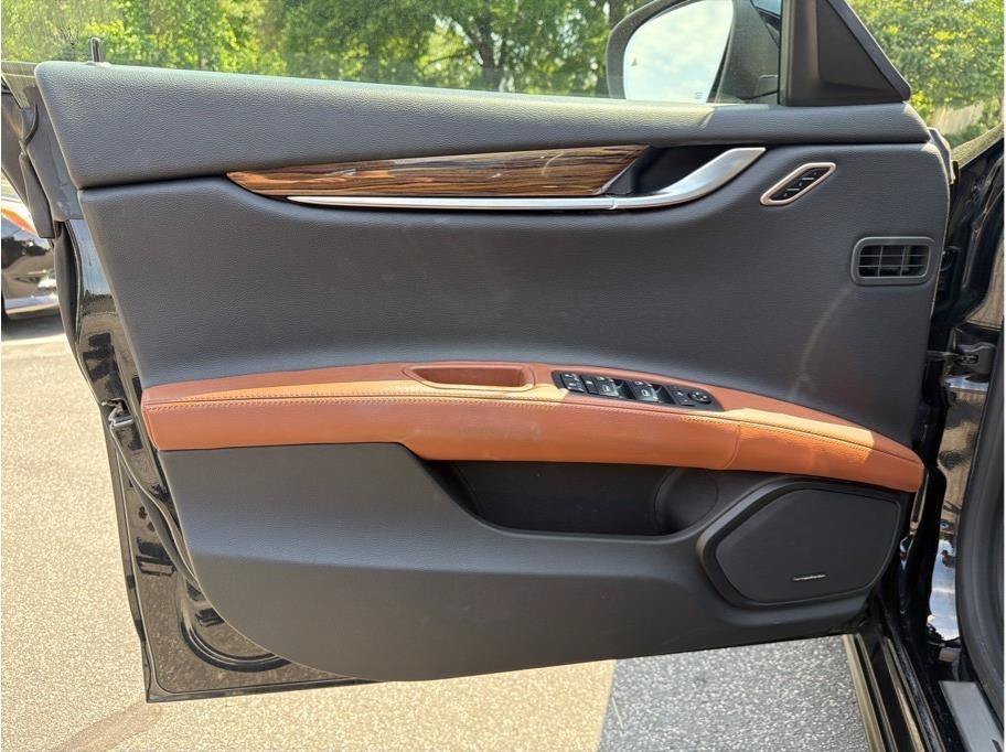 Used 2018 Maserati Ghibli RWD image 7