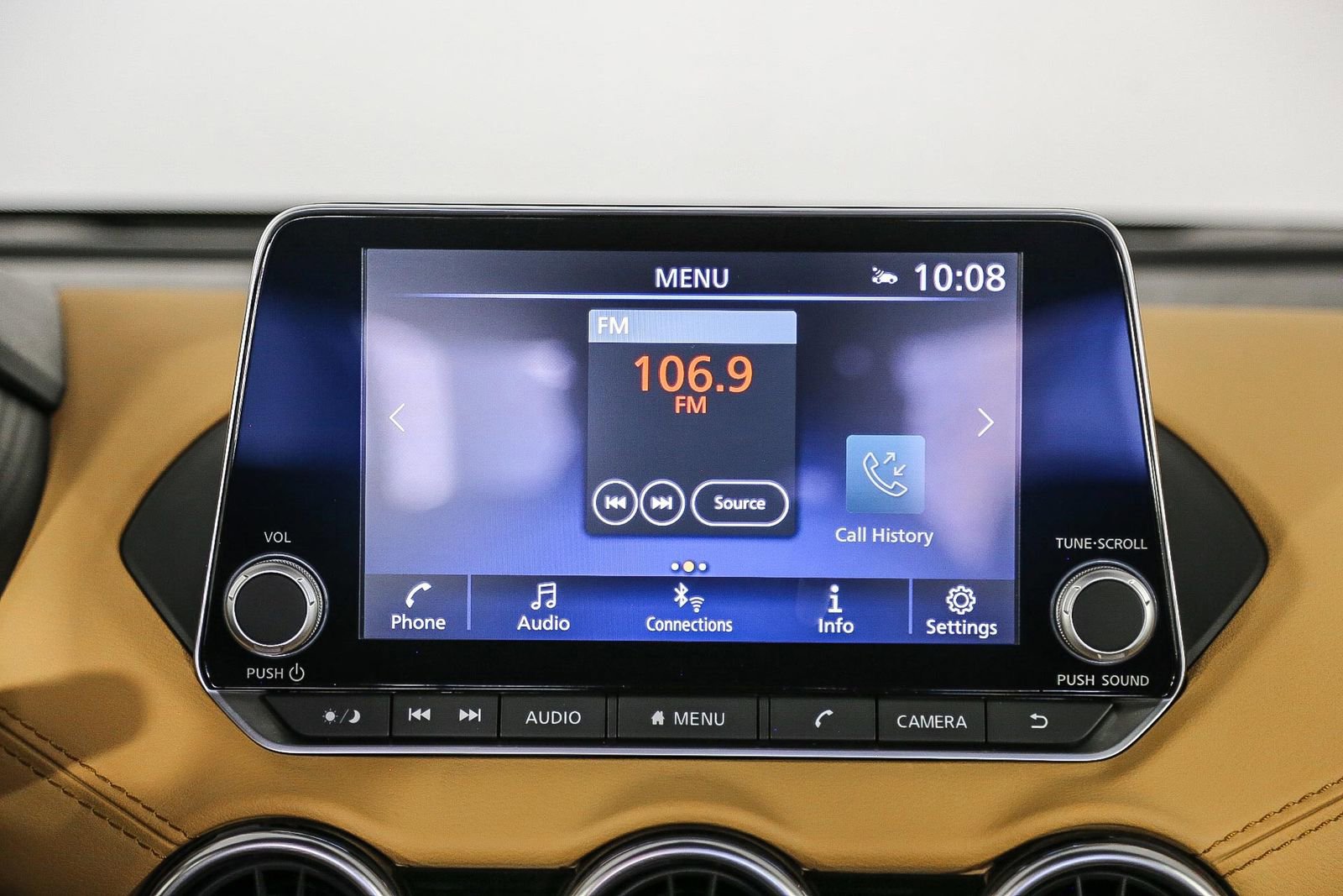 Used 2025 Nissan Sentra SV w/ SV Premium Package image 15