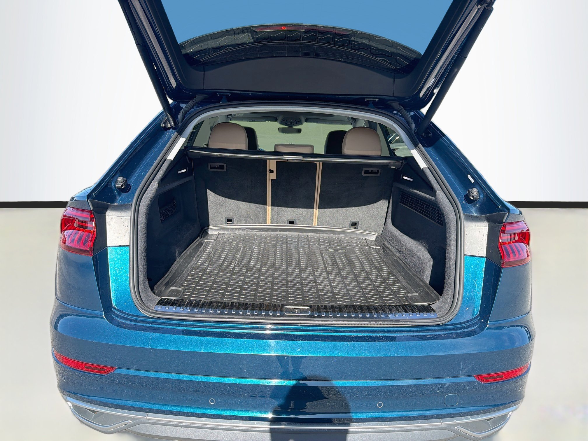 Used 2019 Audi Q8 Premium Plus AWD/4WD image 12