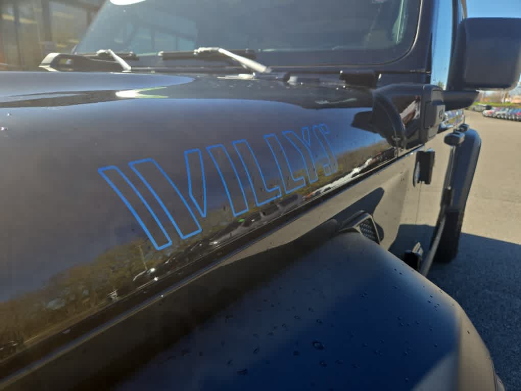 Used 2023 Jeep Wrangler Unlimited w/ Cold Weather Group AWD/4WD image 17