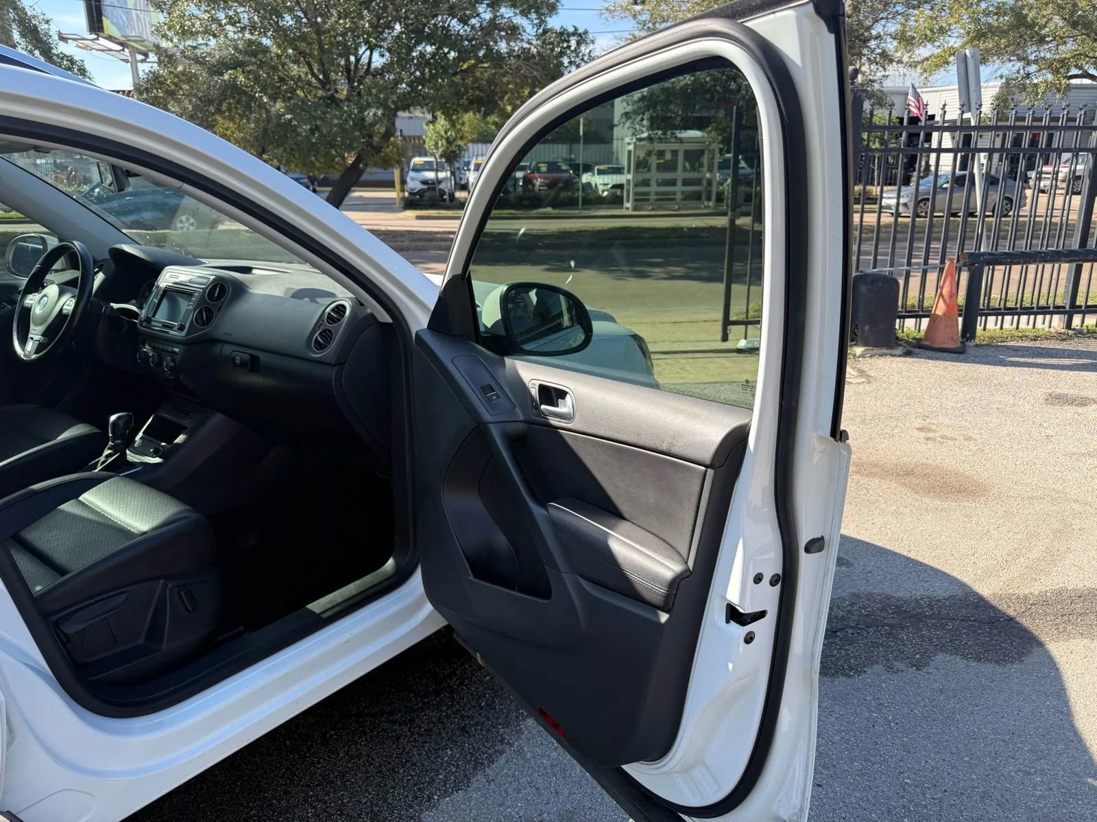 Used 2017 Volkswagen Tiguan Wolfsburg Edition image 12