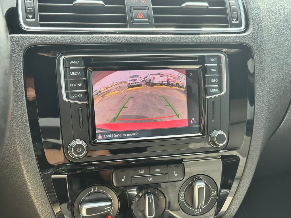 Used 2016 Volkswagen Jetta Sport FWD image 21