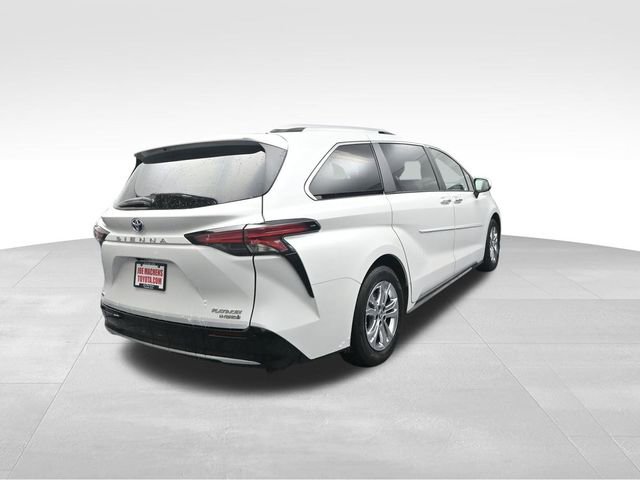 Used 2024 Toyota Sienna Platinum image 7