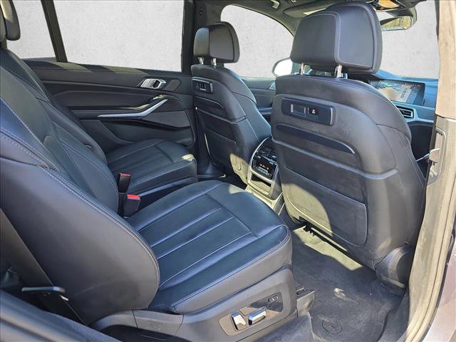 Used 2021 BMW X7 M50i w/ Cold Weather Package AWD/4WD image 11