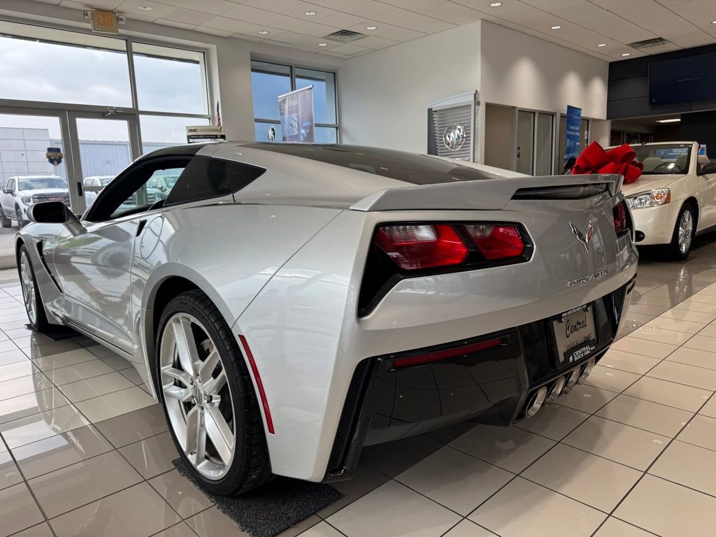 Used 2017 Chevrolet Corvette Stingray Coupe w/ Z51 1LT image 6
