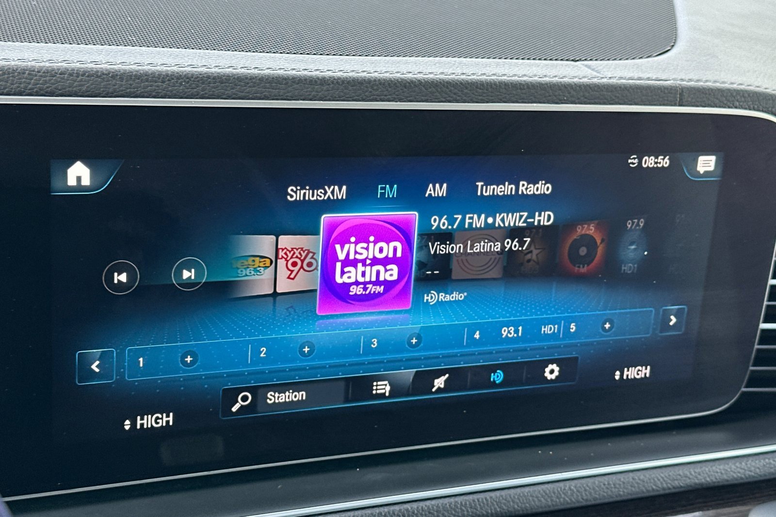 Used 2023 Mercedes-Benz GLS 450 4MATIC image 19