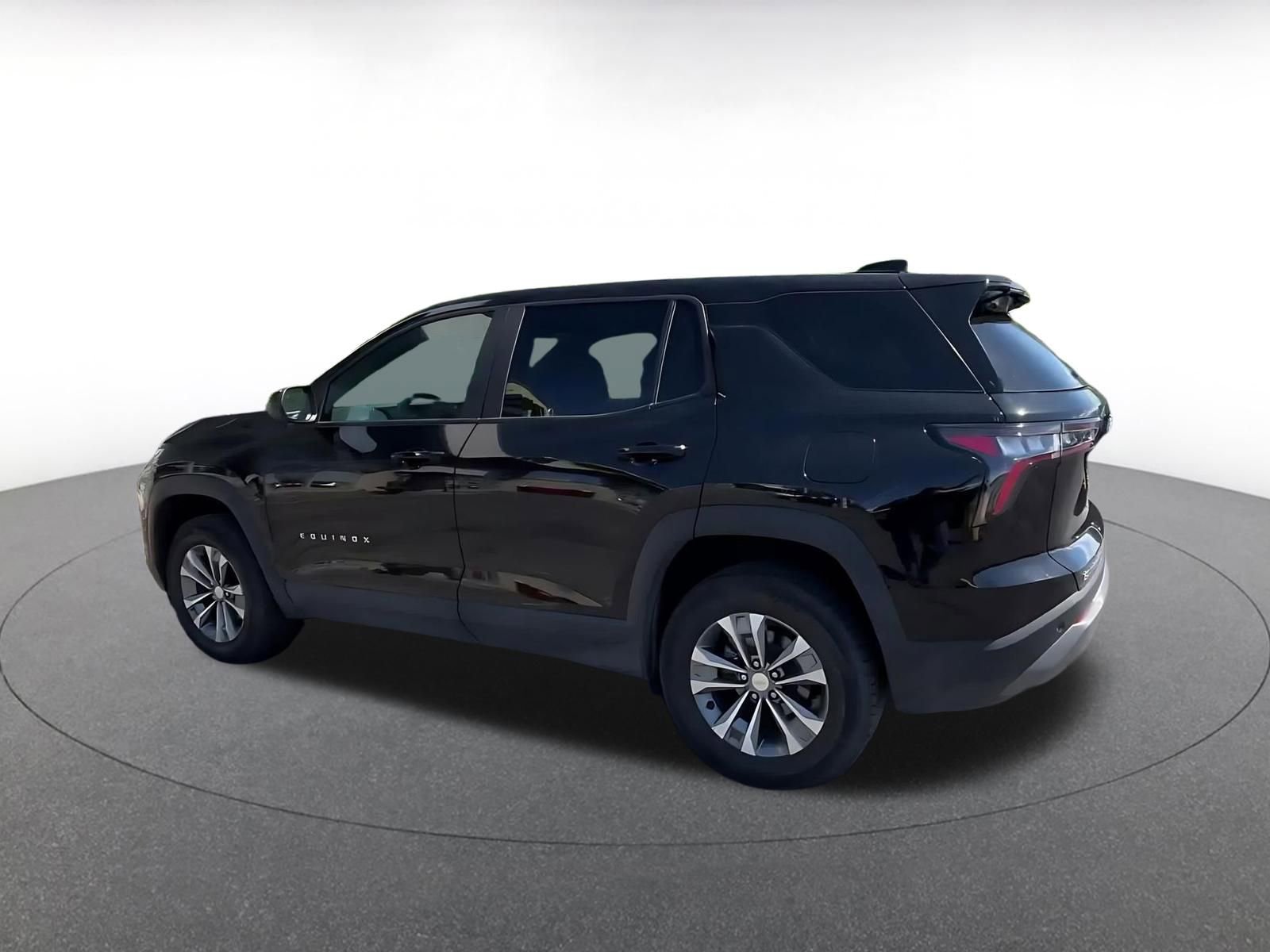 Used 2025 Chevrolet Equinox LT AWD/4WD image 10