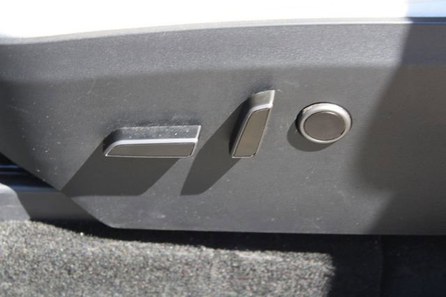 Used 2024 Tesla Model Y Long Range AWD/4WD image 26