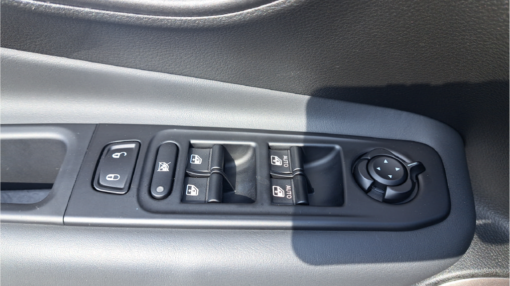 Used 2023 Jeep Renegade Latitude AWD/4WD image 25