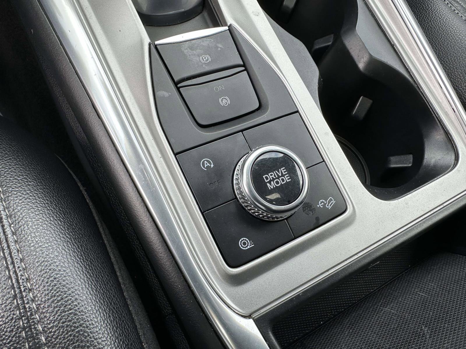 Used 2020 Ford Explorer XLT w/ Equipment Group 202A image 34