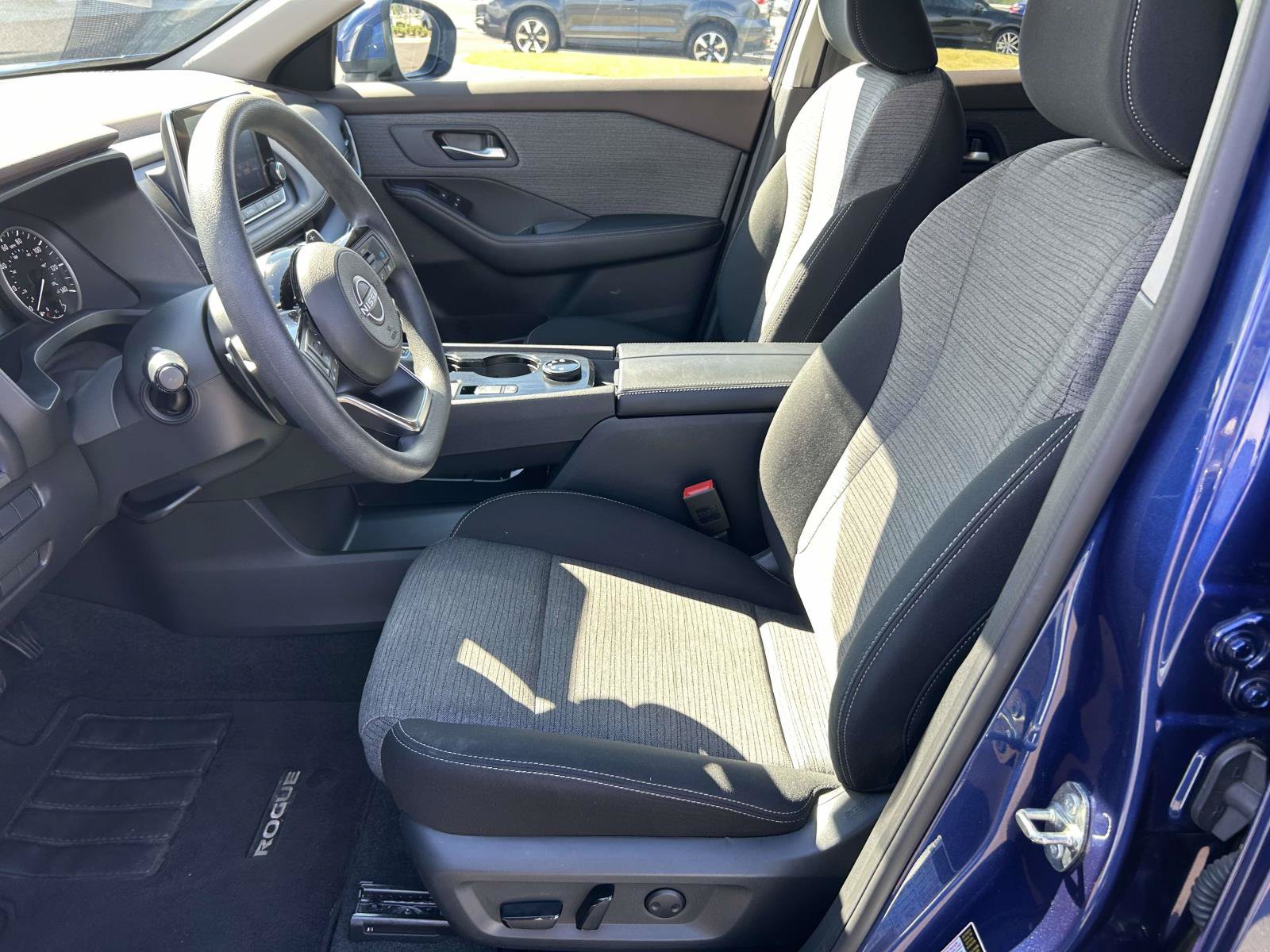 Used 2023 Nissan Rogue SV AWD/4WD image 11