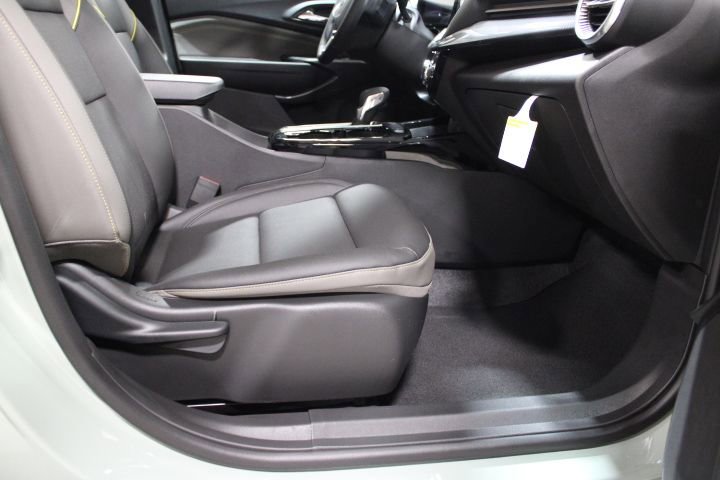 New 2026 Chevrolet Trax ACTIV w/ Driver Confidence Package FWD image 24