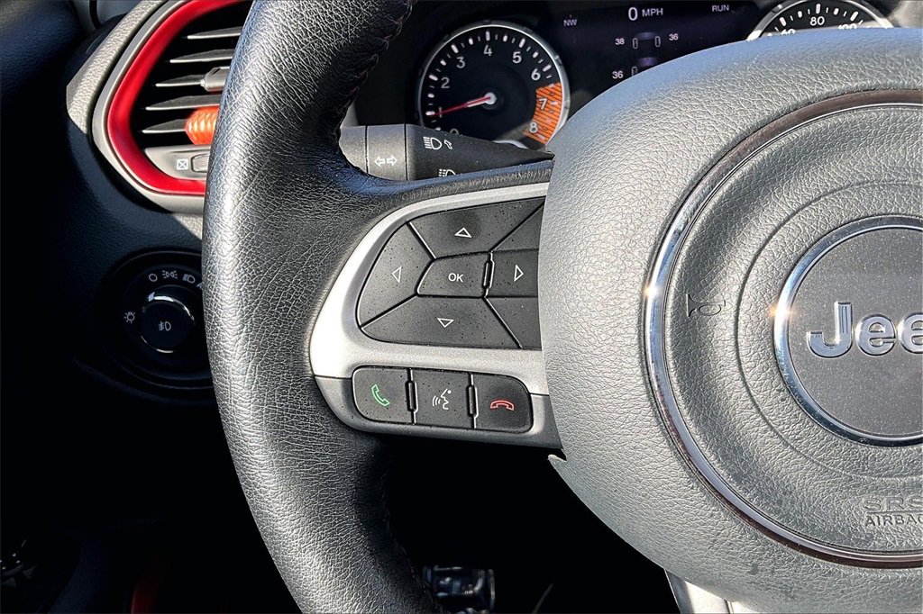 Used 2021 Jeep Renegade Trailhawk image 18