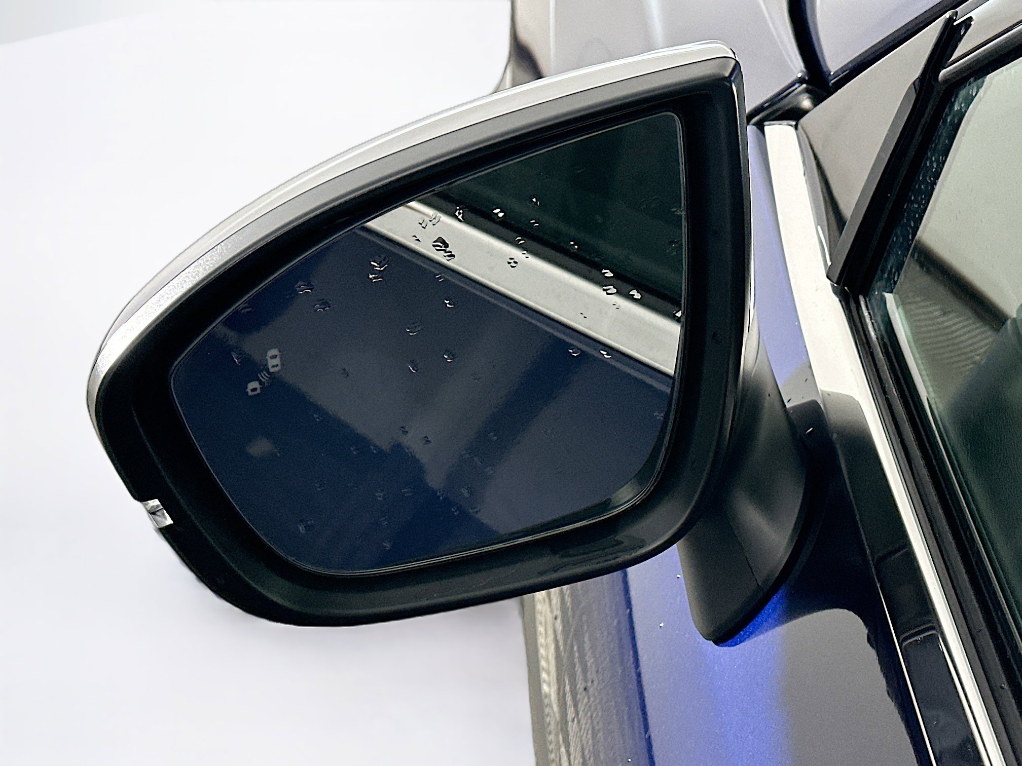 Used 2024 Nissan Pathfinder SV image 16