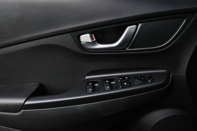 Used 2023 Hyundai Kona SE FWD image 15
