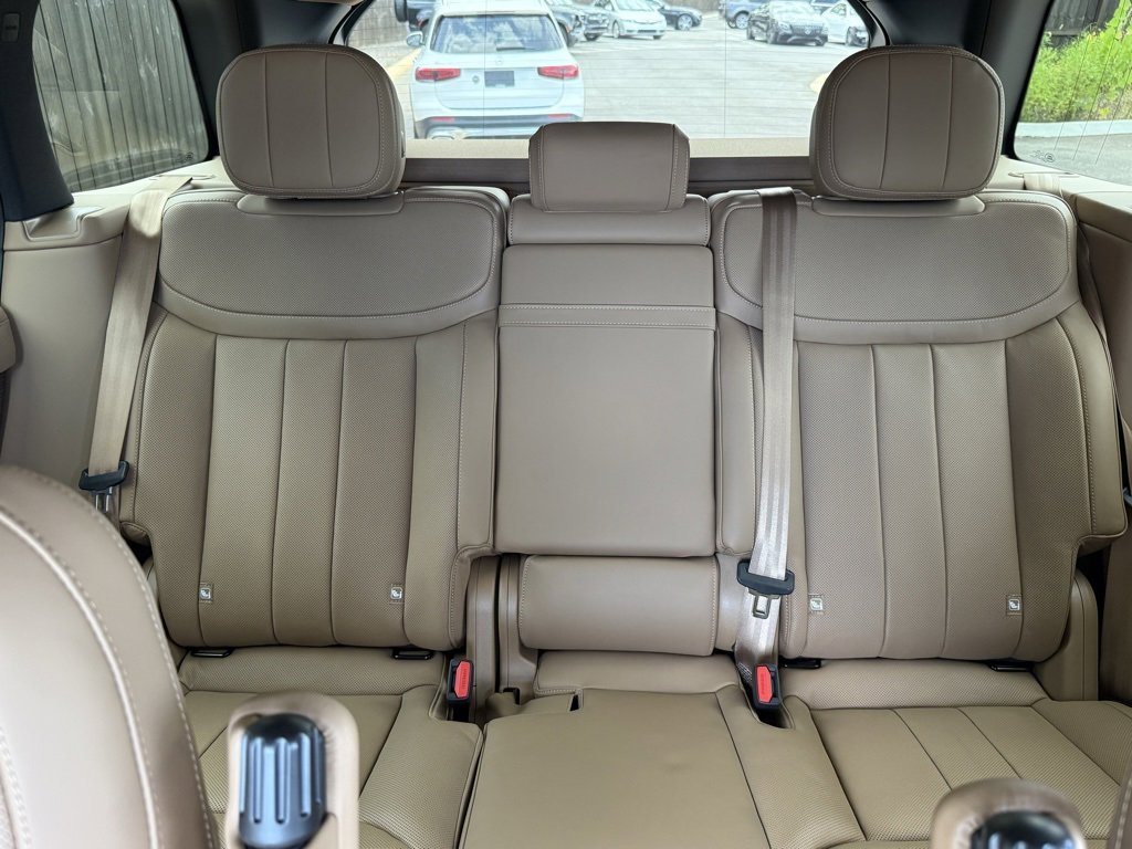 New 2025 Land Rover Range Rover SE image 31