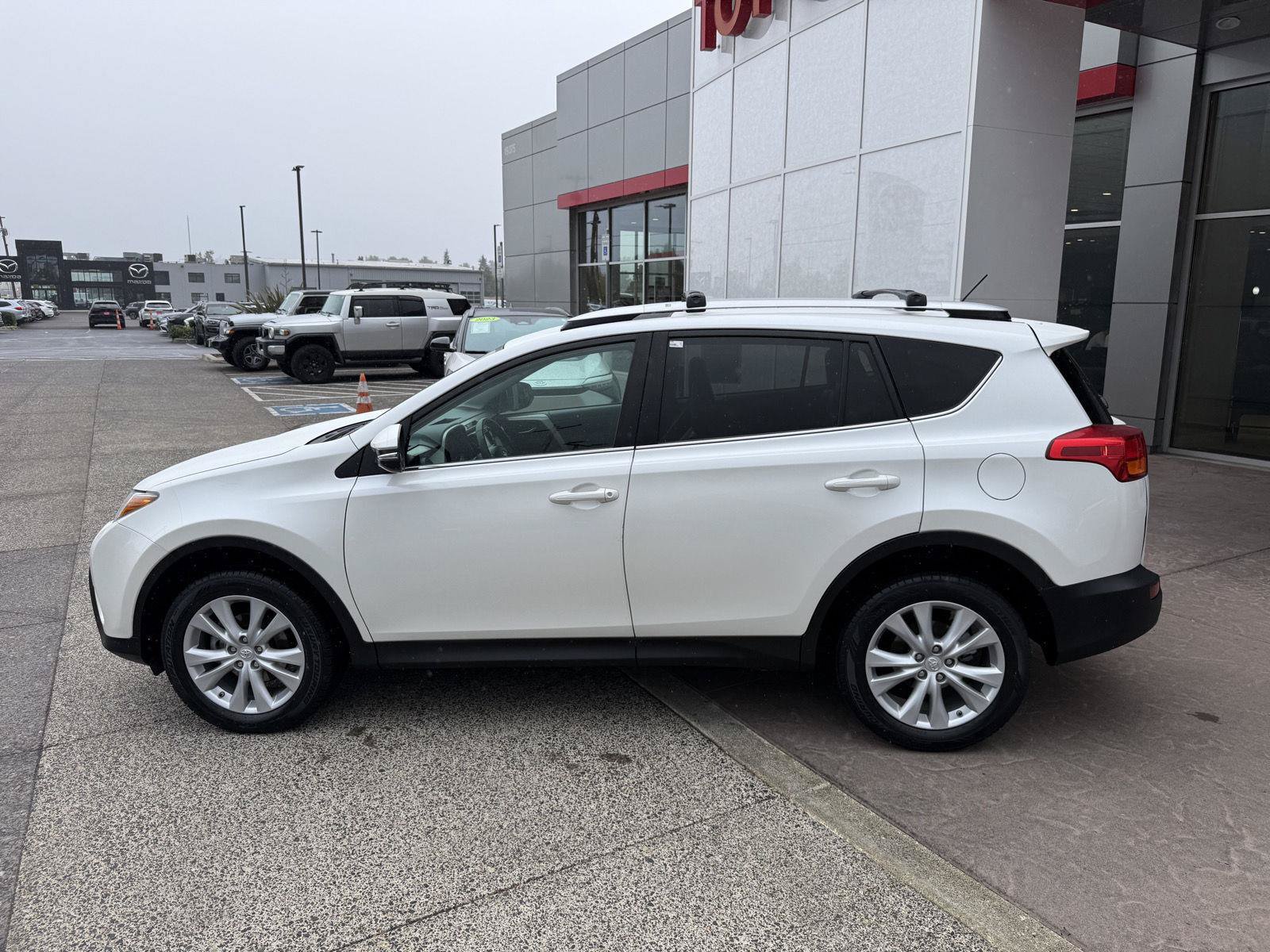 Used 2014 Toyota RAV4 Limited AWD/4WD image 3