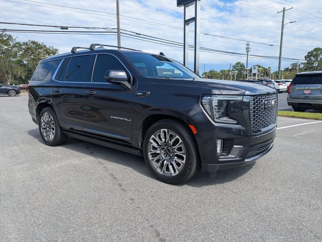 Used 2023 GMC Yukon Denali Ultimate AWD/4WD image 3