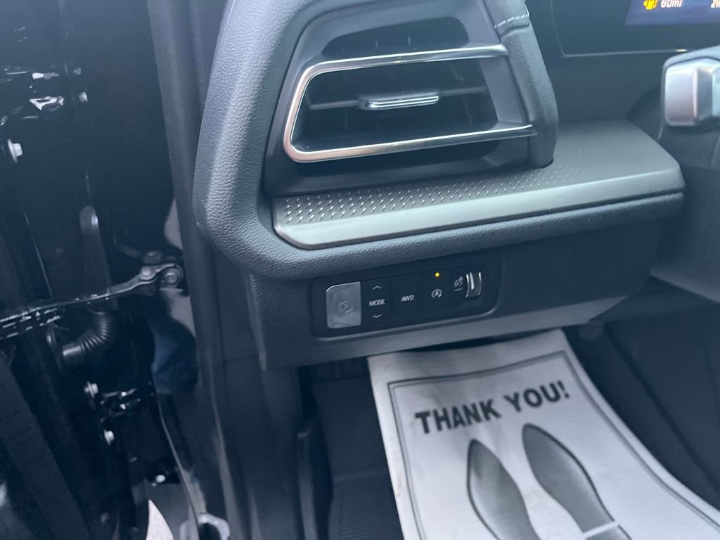 New 2026 Chevrolet Traverse LT image 13